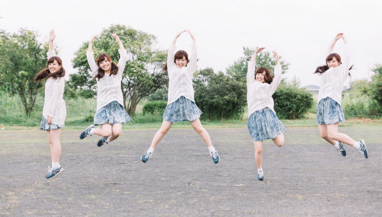 大勢のチャットレディ